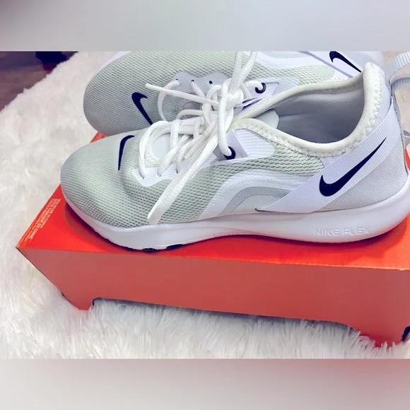 Brand new Nike flex trainers - Picture 2 of 5